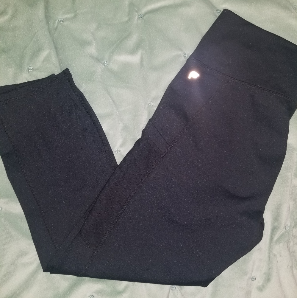 Black fabletics leggings 7/8 length
